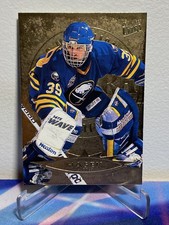 1995-96 Fleer ULTRA Hockey DOMINIK HASEK #18 GOLD MEDALLION SP