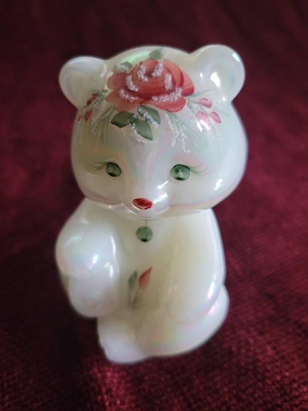 Vintage Crystal Art Glass Sitting Bear Fenton Opalescent Flower Signed Fredrick