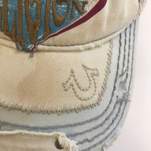 True Religion J'adore Mon Herrenhut abgenutzt weiß verstellbarer Rückenriemen - Bild 12 von 12