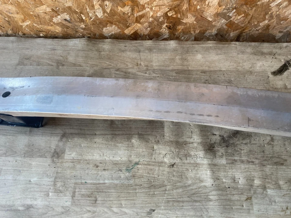 MERCEDES BENZ CLK350 W209 OEM 03-09 BARRA DE REFUERZO PARACHOQUES TRASERO Foto 3 de 4