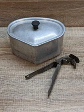 Vtg Wear Ever Triangle Heart Pot Aluminum 2256 with Lid & RARE Grabber Handle