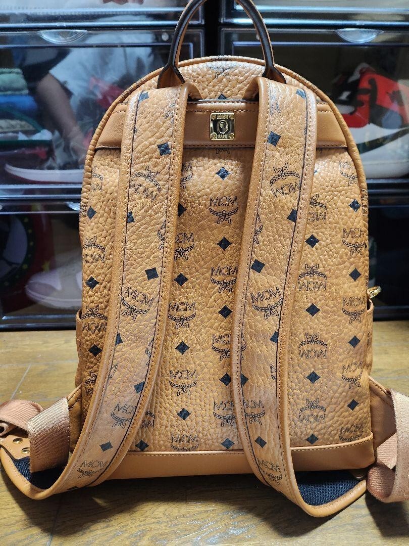 人気コラボ⭐︎BAPE x MCM⭐︎ Shark Stark Backpack 人気コラボ⭐︎BAPE x MCM⭐︎ Shark Stark Backpack