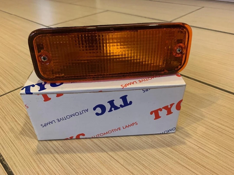 88-90 LÂMPADA DE SINAL DESTRO ASSY TOYOTA COROLLA SD/WG (EUA) TO2521102 81510 02020 - Imagem 2 de 3