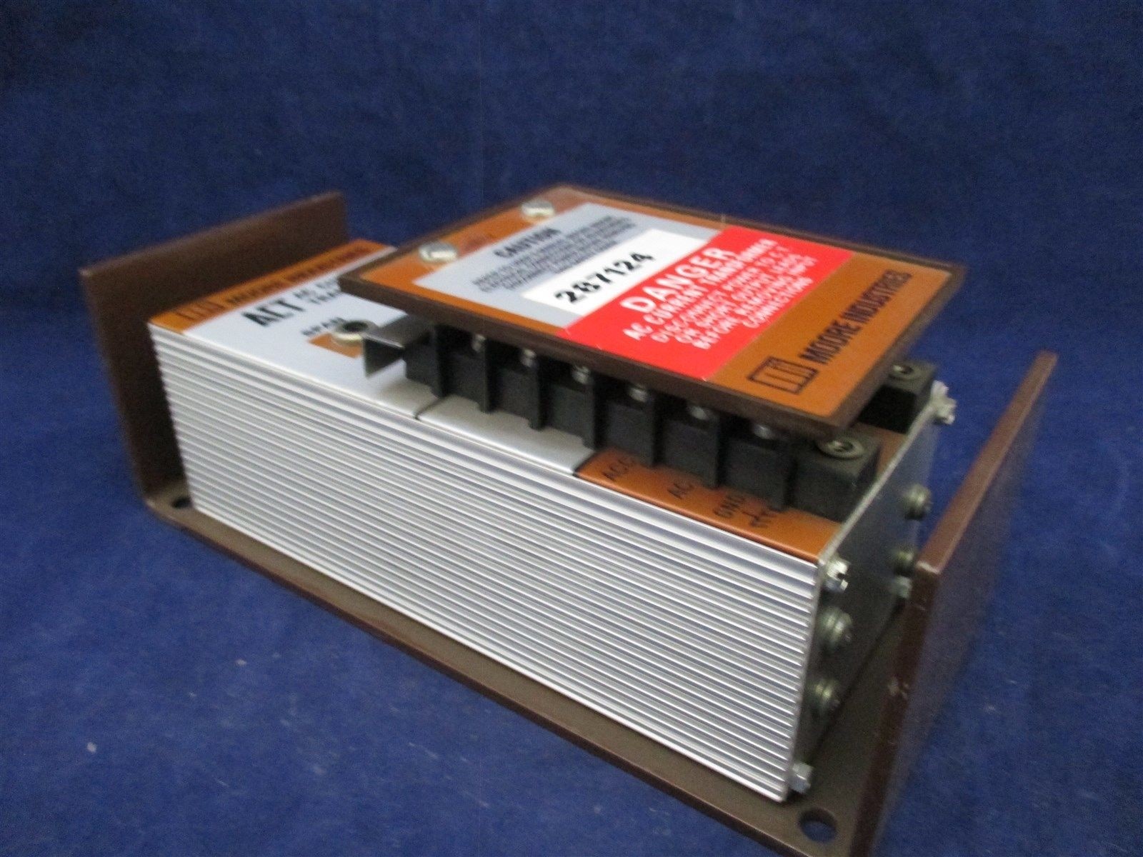 Moore Industries ACT/0-5VAC/4-20MA/117AC AC Current Transmitter
