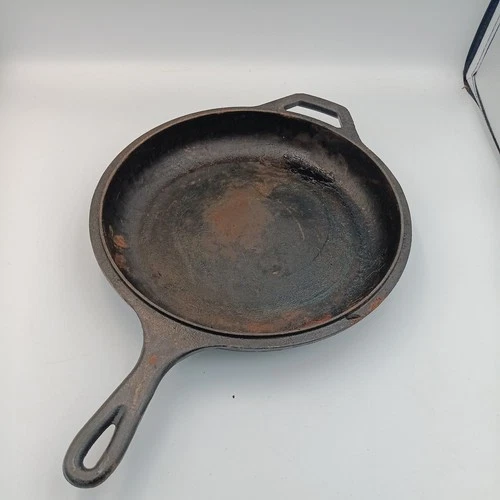 Vintage Lodge 10" Inch Cast Iron Skillet/Fry Pan Double Spout USA Made