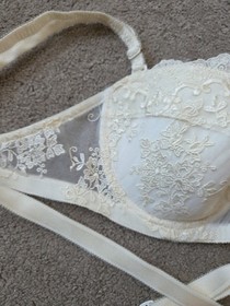 Brand New, Lise Charmel, Underwired Ivory Wedding Bra Size Uk 34C