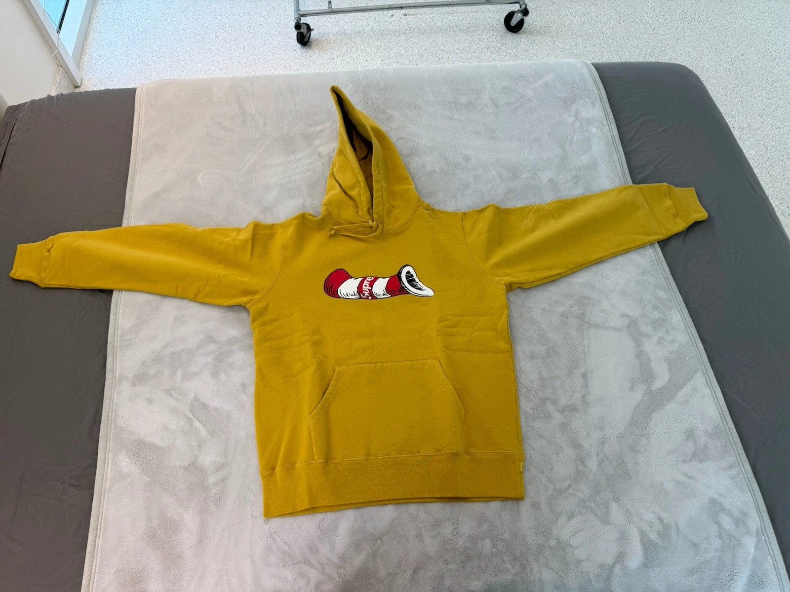 Sweat à capuche homme Supreme Cat in the Hat moyen moutarde FW18 neuf DS
