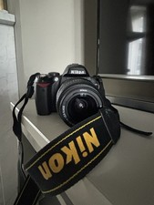 Nikon D40 6.1MP Digital SLR Camera with 18-55mm Lens boxed with all accessories 