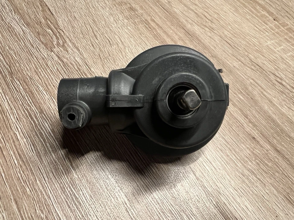 Vintage Tamiya Terra Crusher Front Gear Box/Differential (Gray) - Used - Image 2 of 3