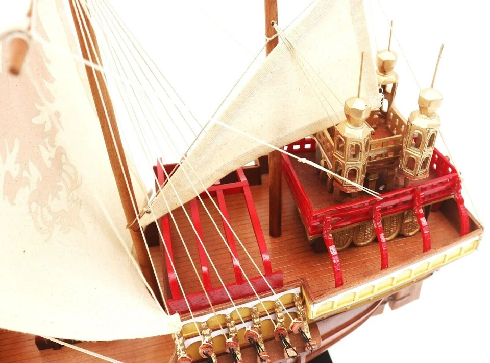 Tres belle maquette en bois HARRY POTTER - LE DUMSTRANG - longueur : 52 cm  - Photo 3/4