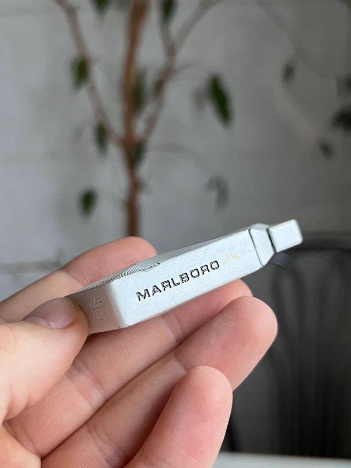 90s Vintage MARLBORO CIGARETTES METAL LIGHTER Geometric Steel Metal Metallic Y2K - Image 4 of 4