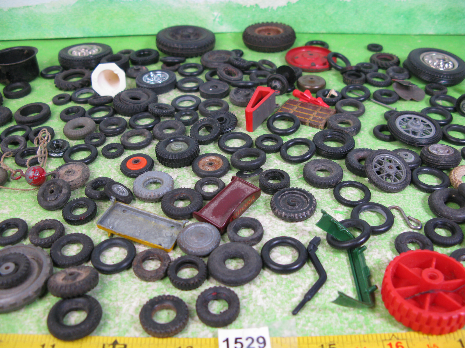 vintage & dinky toys spares tyres & wheels for models 1529 eBay