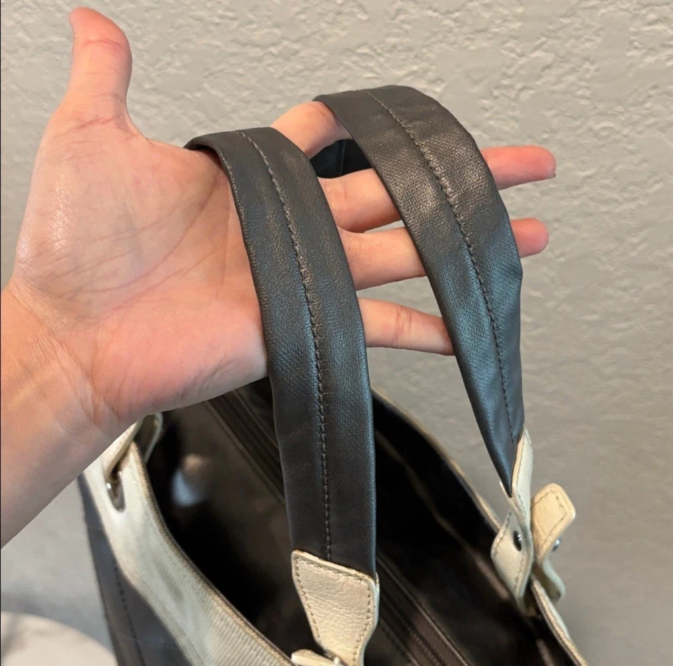 Bolso de Mano Chanel Gris Lona Recubierta Foto 4 de 4