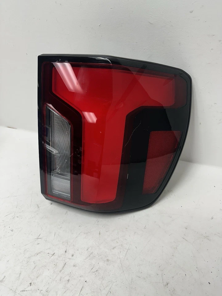 Luz trasera exterior derecha pasajero Honda Passport 2026 LED completa OEM Foto 4 de 4