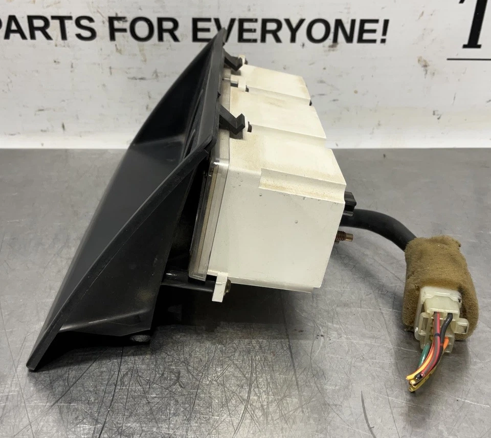 Комплект из трех датчиков температуры масла топлива газа для приборной панели Isuzu Trooper 1989-1991 годов выпуска от оригинального производителя - Изображение 2 из 4