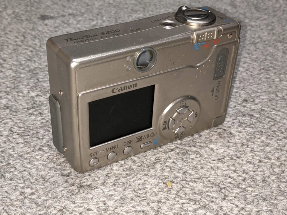 Canon Powershot Digital Elph SD200 Digital Camera CCD Sensor Vintage Retro - Image 2 of 3
