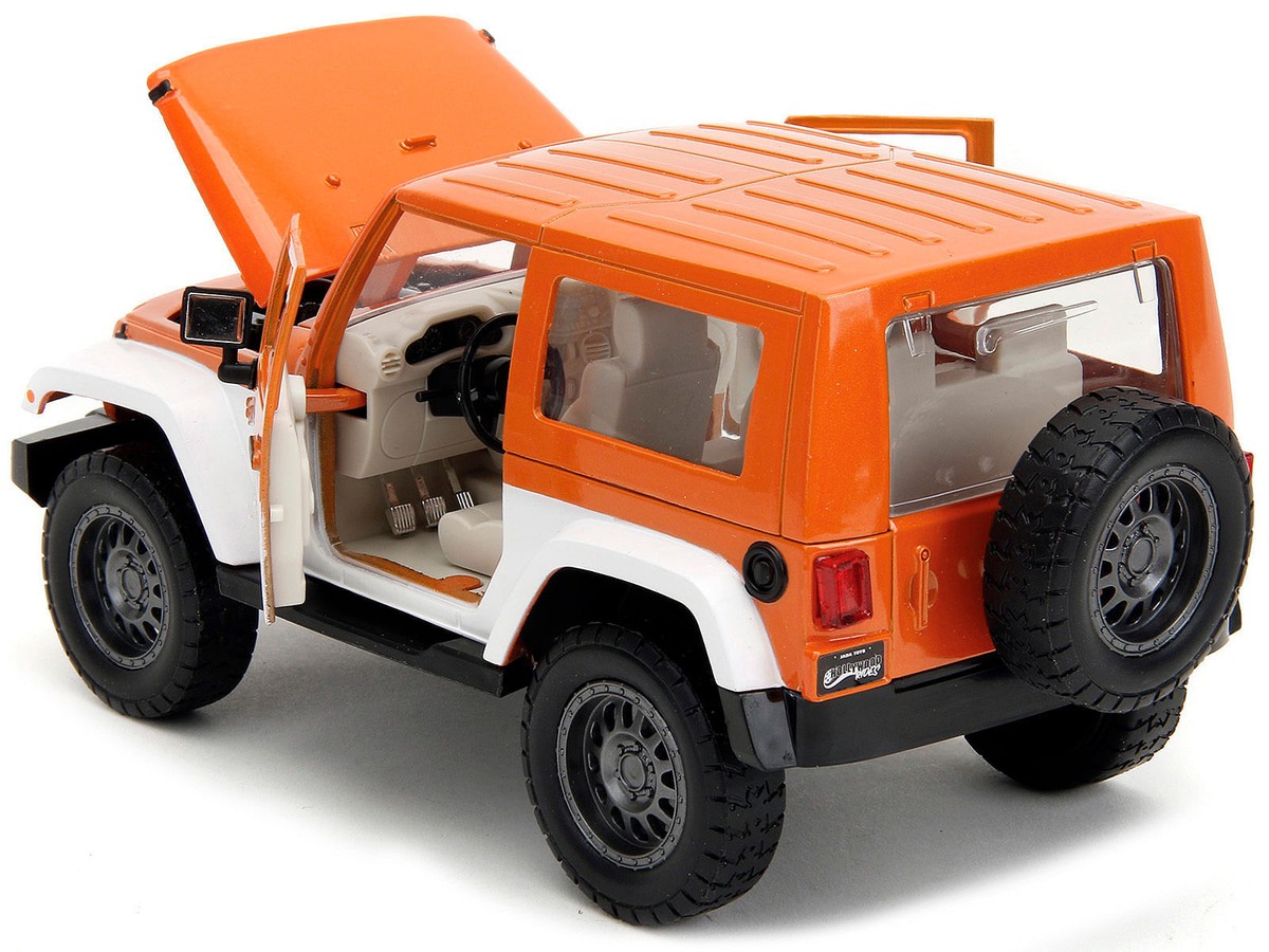 日本未発売プレミアM&M's オレンジ 2007 Jeep Wrangler M&M's 2007 Jeep Wrangler 1:24 Scale Die-Cast Metal Vehicle