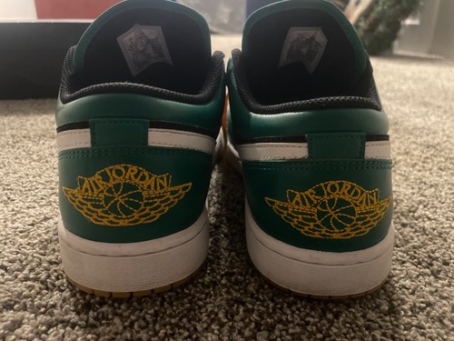 Size 9- Air Jordan 1 SE Low Christmas - Picture 2 of 8