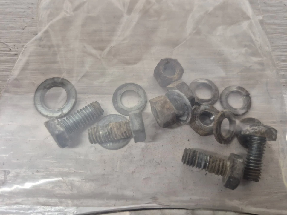 Guardabarros delantero Suzuki TC125 1973 #53110-16400 Foto 2 de 4