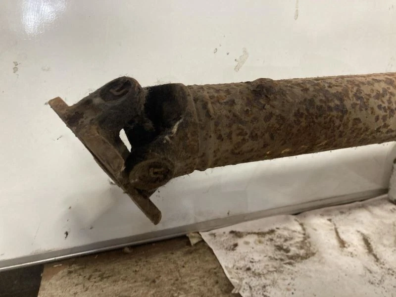 Rear Drive Shaft Steel Fits 90-91 CROWN VICTORIA 1584152 Foto 3 de 4