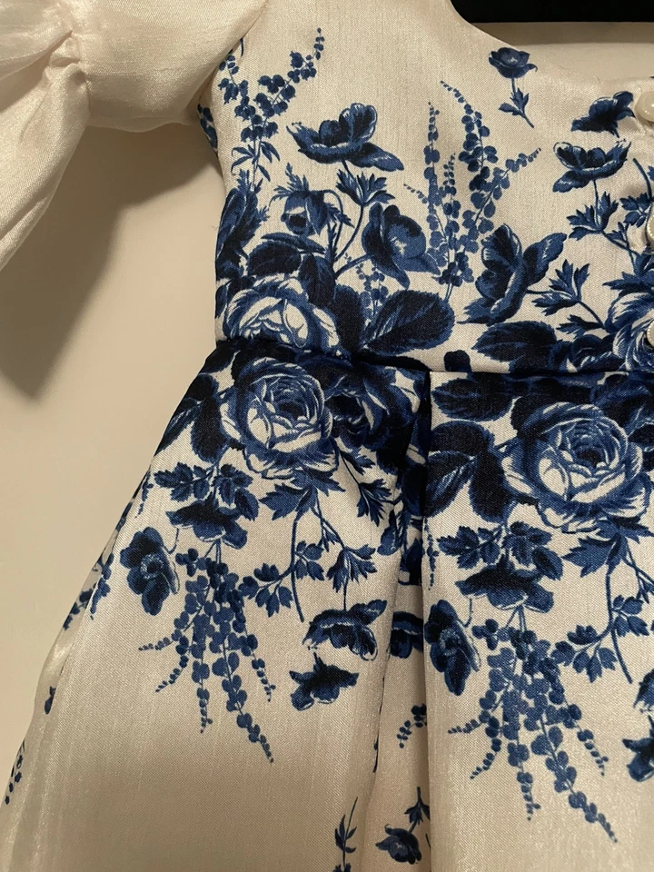 Janie And Jack Cream And Blue Floral Dress with Flutter Sleeves Size 5 - Image 4 of 4