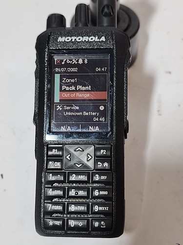 Motorola MOTOTRBO R7 UHF Digital Two Way Radio AAH06RDN9WA1AN PMUE5722AAB