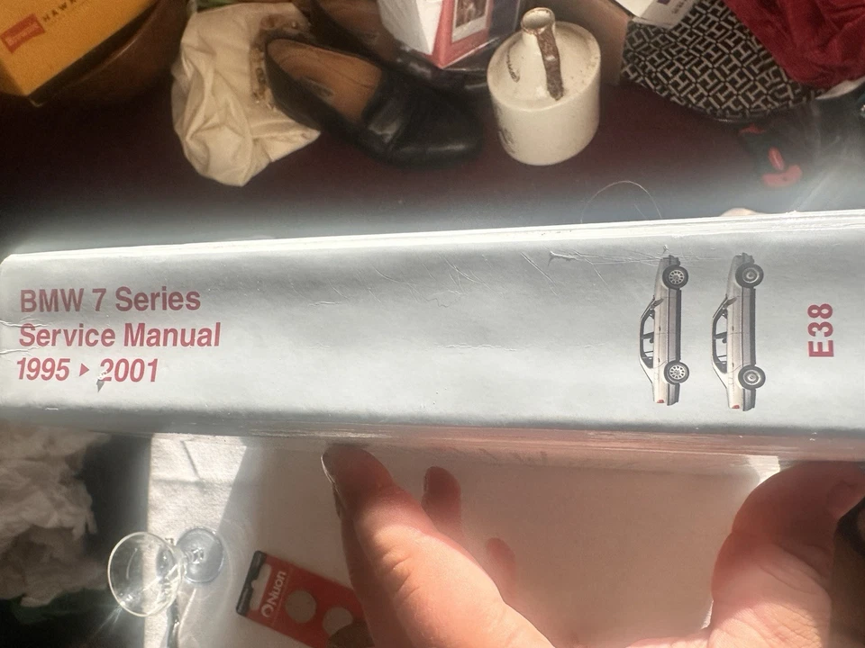 BMW Serie 7 E38 Manual de Servicio 1995-2001 Bentley Publishers Tapa Dura Foto 2 de 3