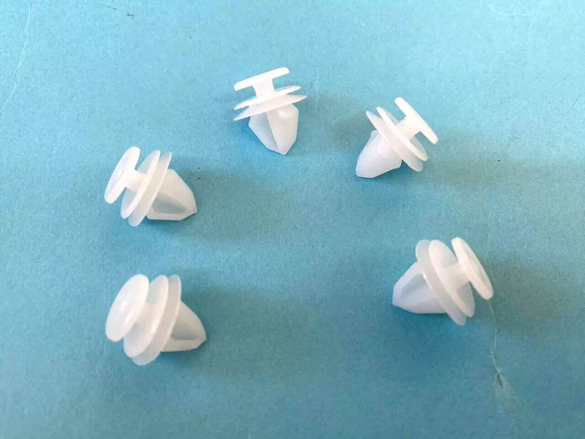 Mercedes trunk 2024 liner fasteners