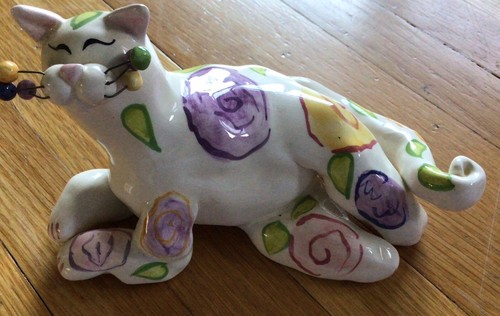 2001 / 2004 Amy Lacombe Whimsiclay Laying CAT Figure Purple Pink / Green Cat - Picture 2 of 9