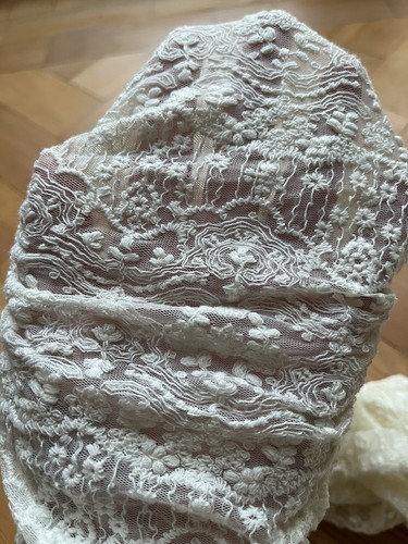 Anthropologie Maeve Ladies Ivory Long Lace Sleeve Top Size XL - Picture 2 of 2