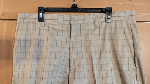 Men's Greg Norman Golf Performance Stretch Shorts Checkered Beige/Tan Sz 36 EUC - Picture 2 of 8