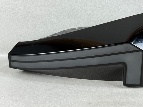 CRACKED! 2023-2025 BMW XM RIGHT PASSENGER SIDE OUTER LED TAIL LIGHT OEM - Foto 2 di 16