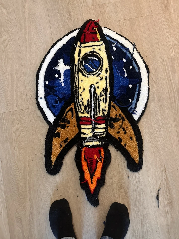 Alfombra personalizada para barco cohete Foto 3 de 3