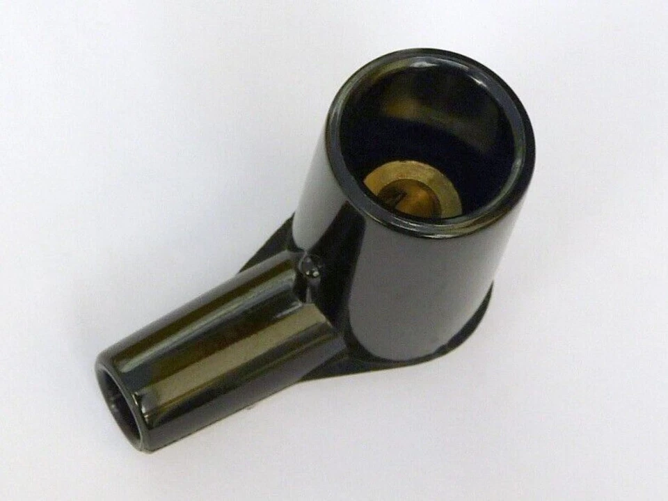 Champion WCX600 Suppressed HT 90 Degree Spark Plug Cap, Classic Car / Motorcycle - Image 2 of 2