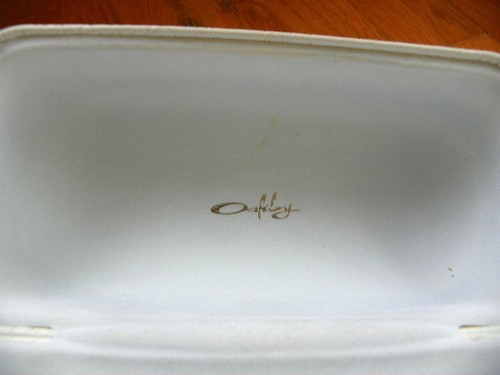 OAKLEY HARD CLAM SHELL CASE, WHITE LARGE 6.5", SUNGLASSES EYEGLASSES - Picture 4 of 5