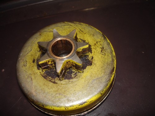 McCulloch Model 15 clutch and sprocket chainsaw part only
