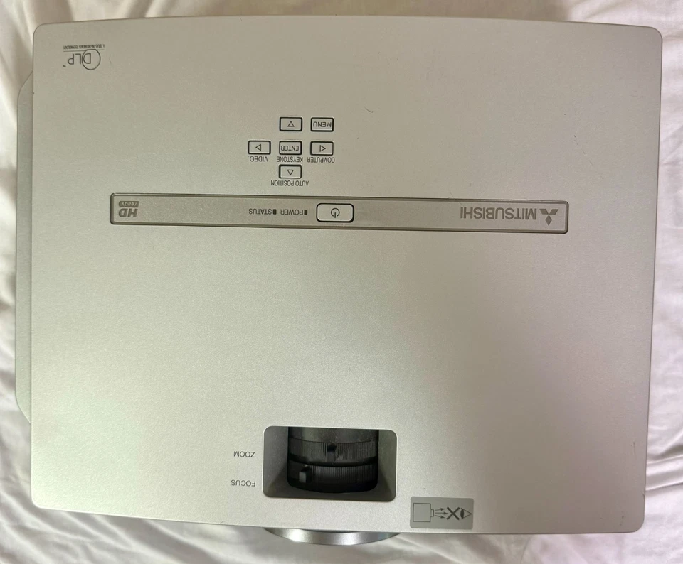 Mitsubishi HC3000 DLP HD Projector - 720p HDMI Home Theater - Image 2 of 4