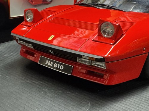 FERRARI 288 GTO - 1/12 SCALE DIECAST MODEL CAR - W/ OPENING DOORS BY KK SCALE - Picture 3 of 12