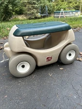 Step 2 Multi Purpose Rolling Garden Hopper Utility Seat Storage Cart Organizer