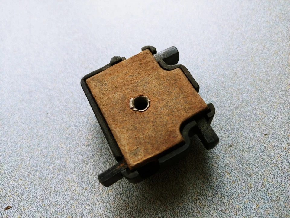 NICE USED ORIGINAL HELLA PORSCHE 356B 356C 356SC HEAD LIGHT ELECTRICAL CONNECTOR - Изображение 4 из 4