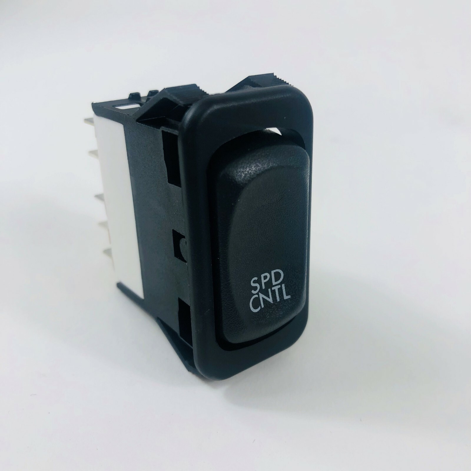 FREIGHTLINER A0630769011 SWITCH OEM, FOR FREIGHTLINER CRUISE CONTROL