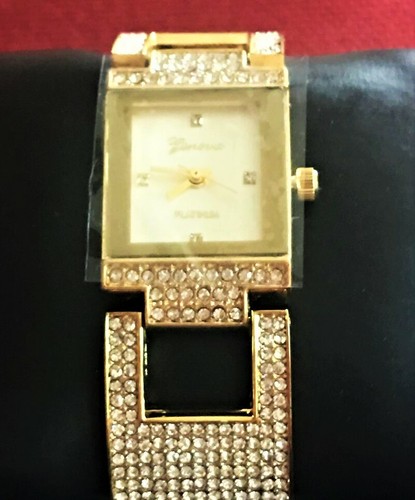 NEW Geneva Platinum Crystal Glitz Womens Gold Metal Bracelet Dress Watch - 第 3/5 張圖片