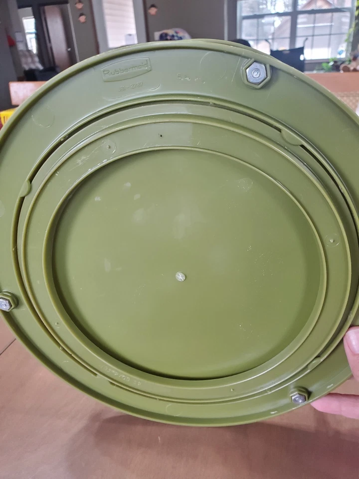 Rubbermaid 2 Tier Lazy Susan Avocado Green Vintage 1970s Kitchen Organizer - Image 3 of 3