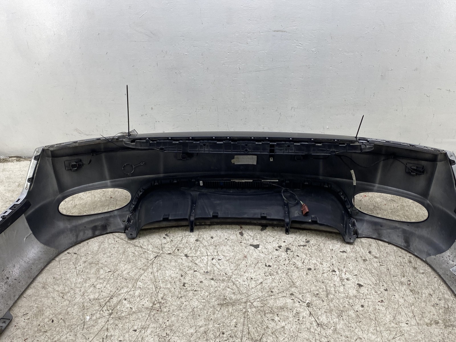 2014-2019 BENTLEY FLYING SPUR REAR BUMPER ASSEMBLY COMPLETE W/ PARKING SENSORS