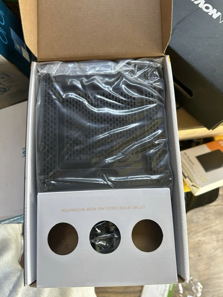 ARRIS SURFboard SBG10 DOCSIS 3.0 16 x 4 Gigabit Cable Modem & AC1600 Wi-Fi 5 G2 - Image 2 of 3