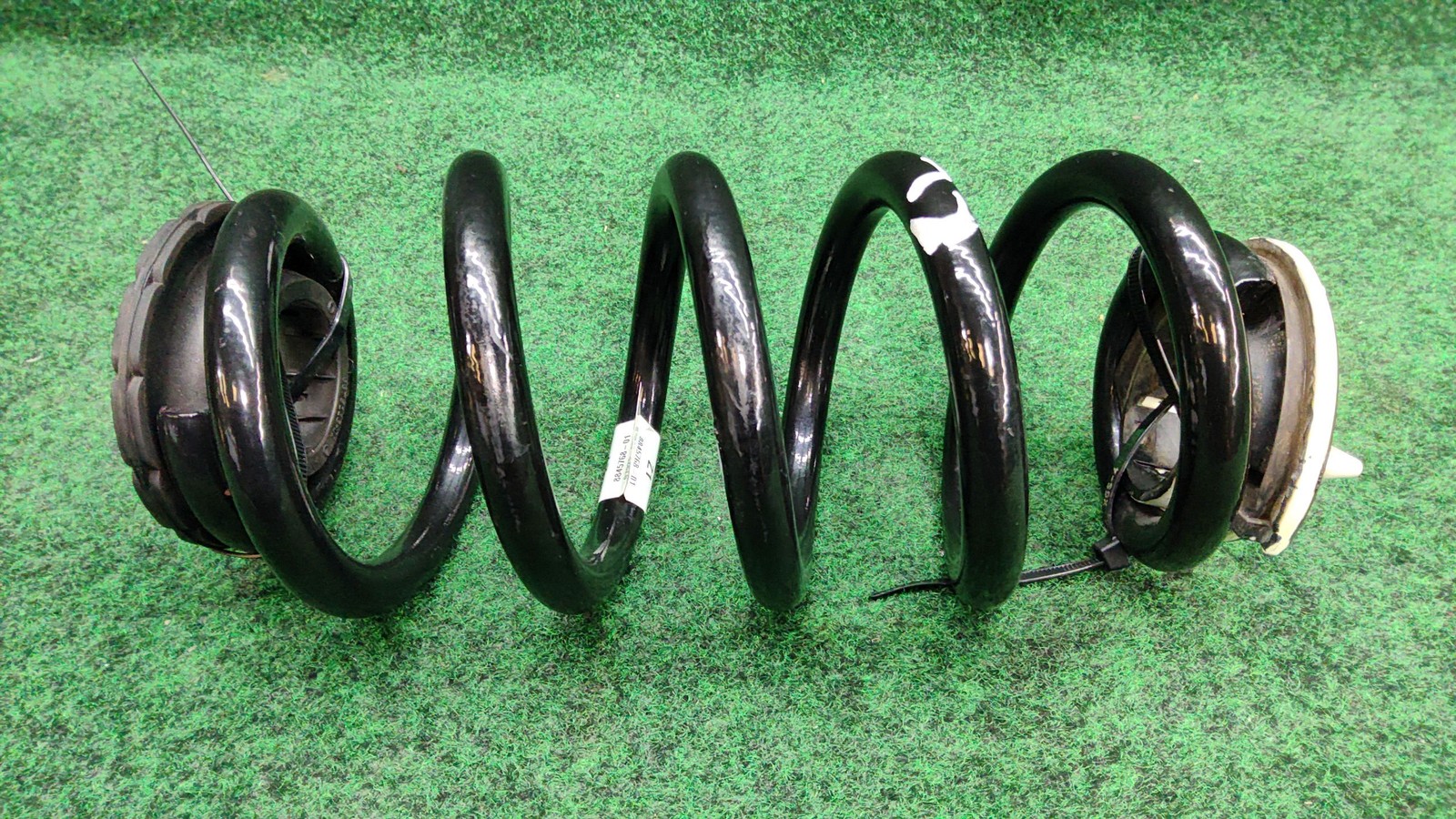 2023-2026 Bmw X1 Rear Coil spring Oem 33536875113 / 33506880421 / 8845768