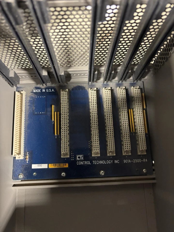 NEW NO BOX Control Technology CTI 901A-2500-R4 4 slot PLC Rack - Image 2 of 4