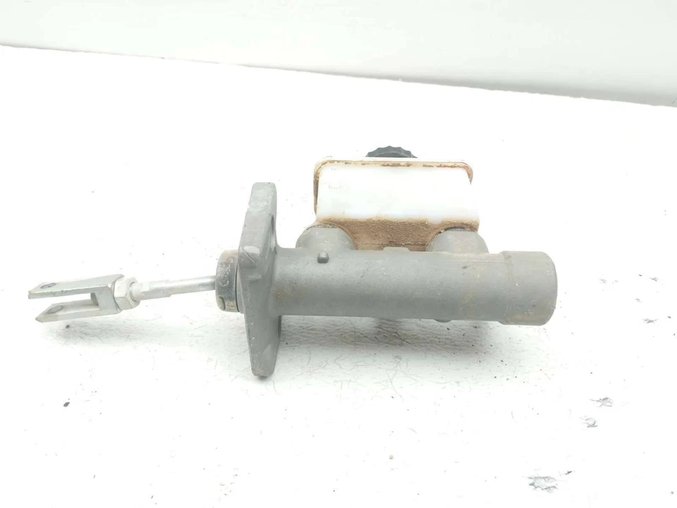 17 Club Car Carryall 1700 Brake Master Cylinder - Image 4 of 4