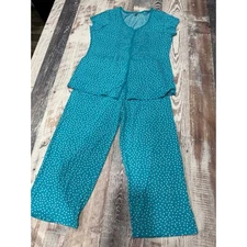 D N Women Pajama Set, 2 Piece Sleepwear Medium short sleeve button , Capri pants