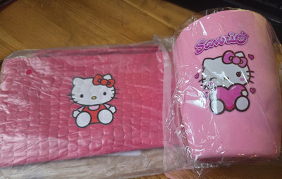 Hello Kitty    Becher    Kunststoff  & Täschchen  2er Set